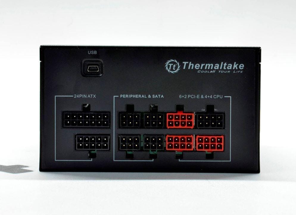 Thermaltake-Toughpower-DPS-G-RGB-850W-Jack-Cam-Day